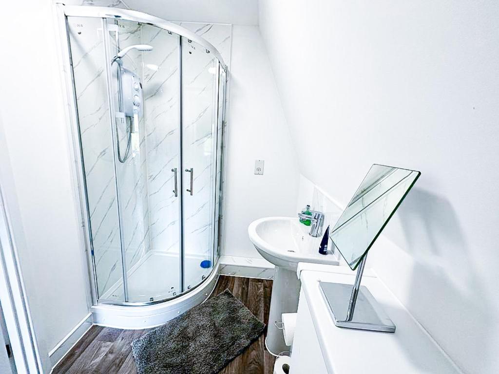 מיידסטון Lovely Studio Apartment מראה חיצוני תמונה